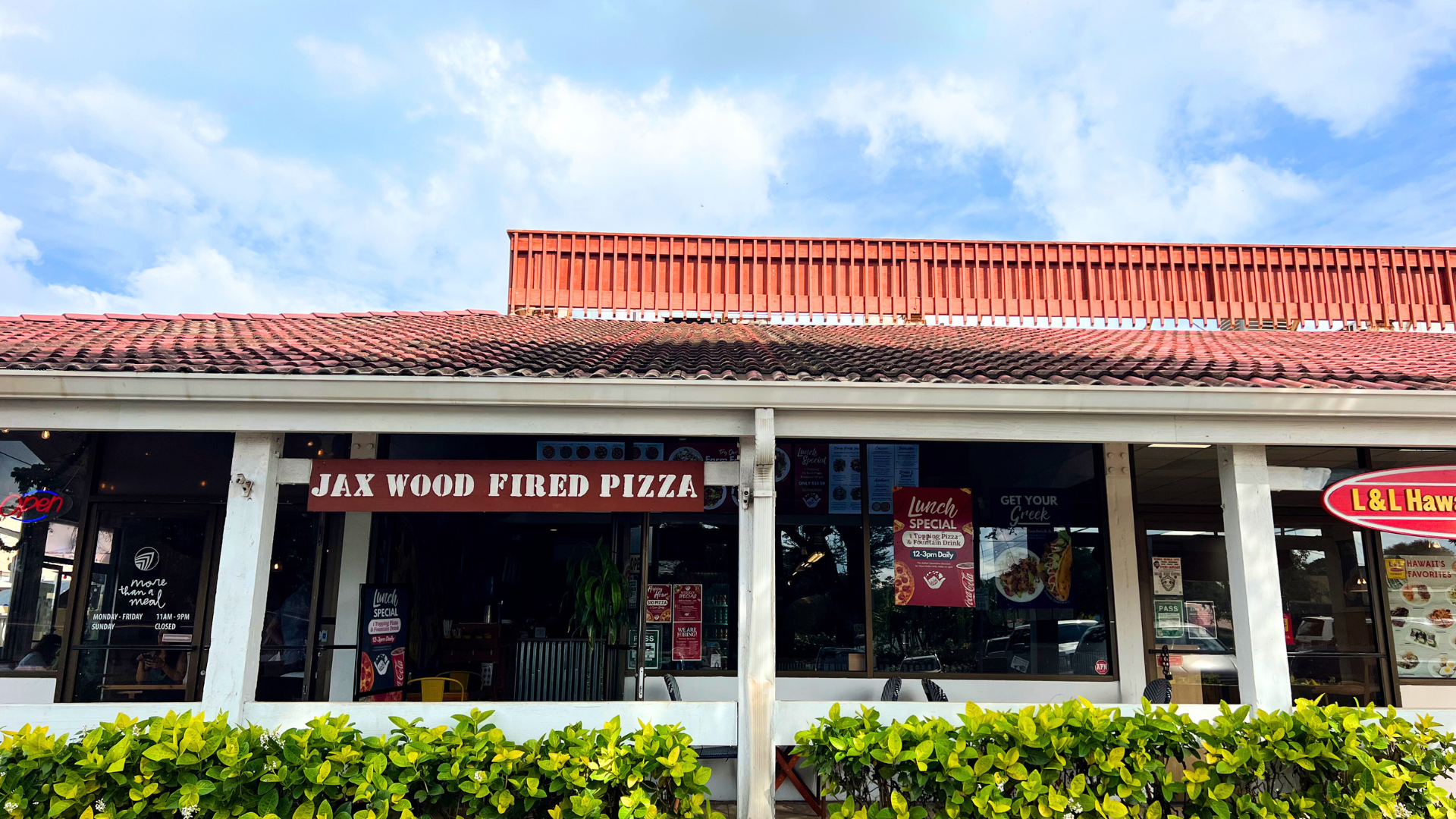 North Shore Oahu Food - Jax Wood Fired Pizza